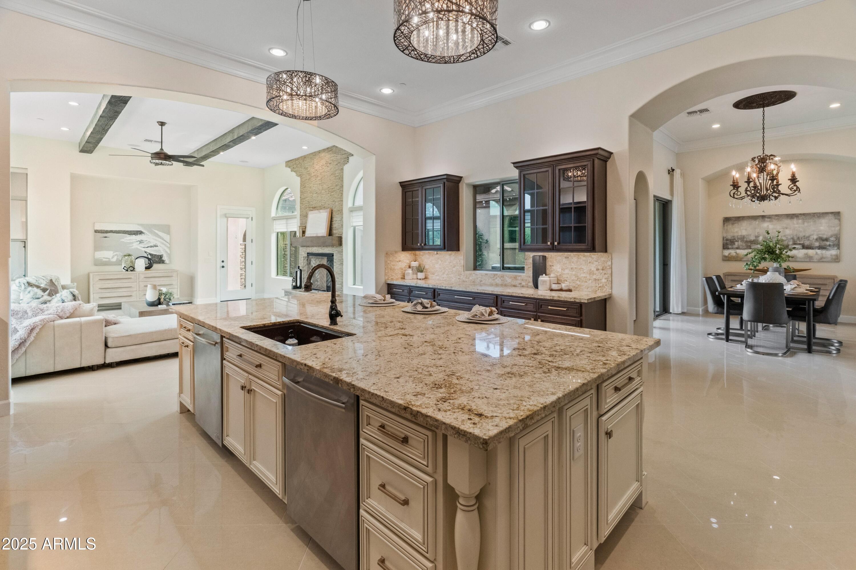 SAGUARO ESTATES - Residential