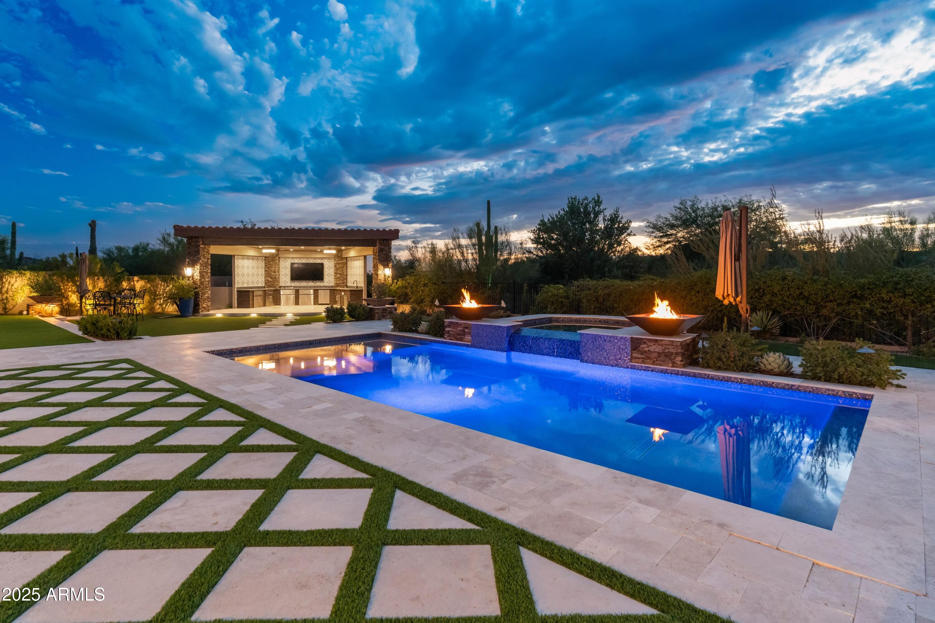 SAGUARO ESTATES - Residential