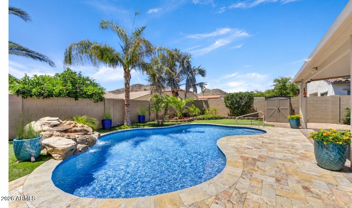 5511 W Molly Lane