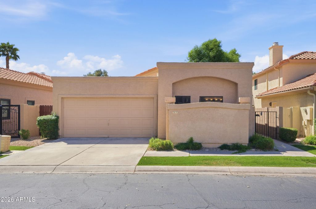 Photo of 37 E Greentree Drive, Tempe, AZ 85284 (MLS # 7003713)
