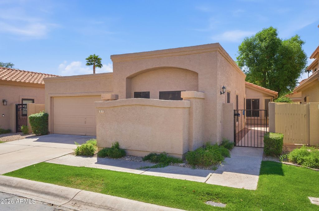 Photo of 37 E Greentree Drive, Tempe, AZ 85284 (MLS # 7003713)