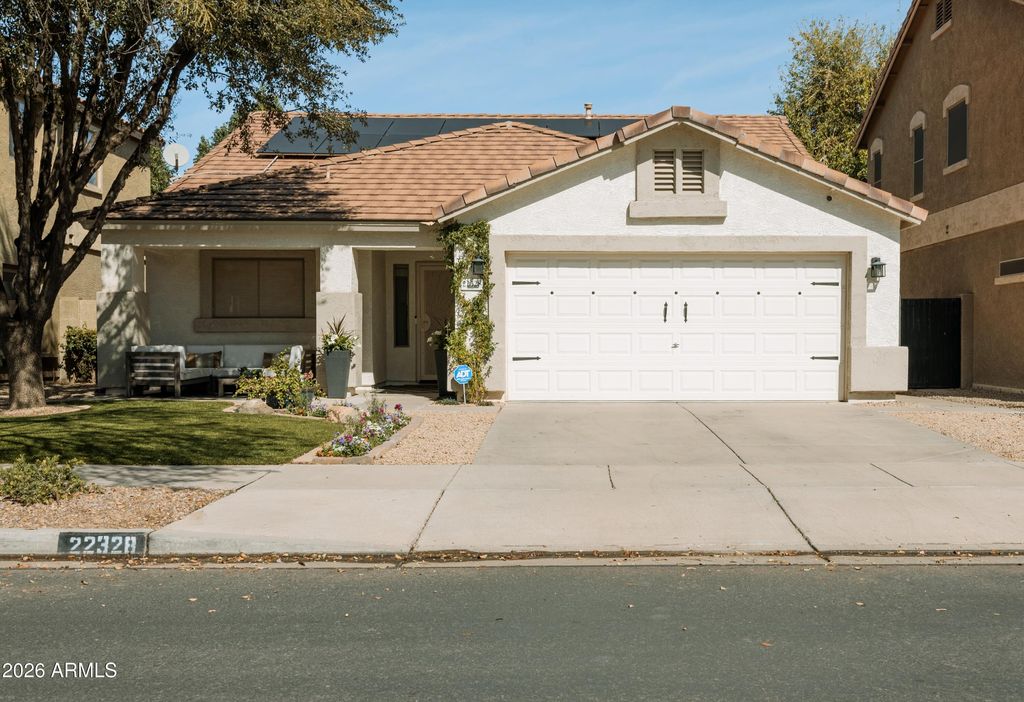 Photo of 22328 E Calle De Flores, Queen Creek, AZ 85142 (MLS # 6988410)