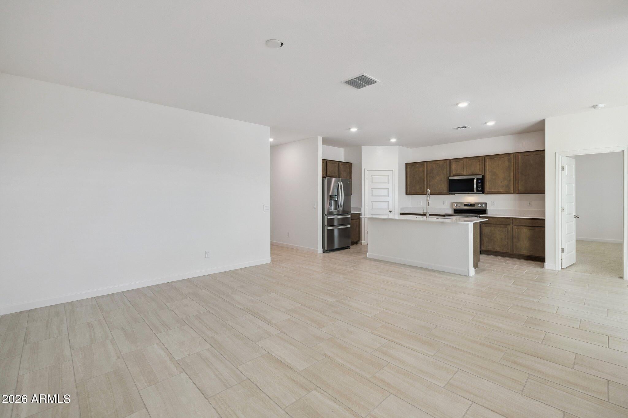 23964 W YAVAPAI Street