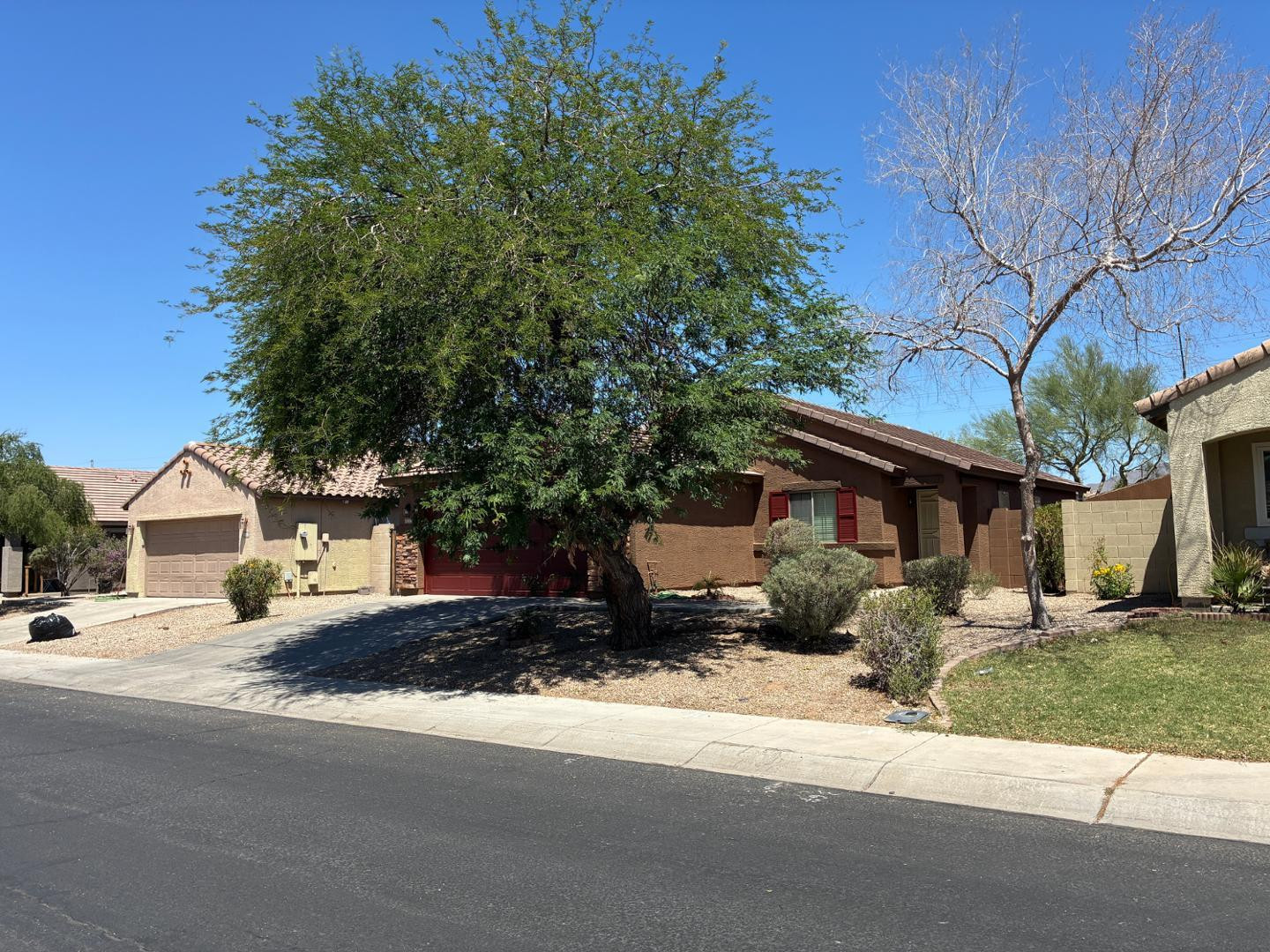23826 W Yavapai Street