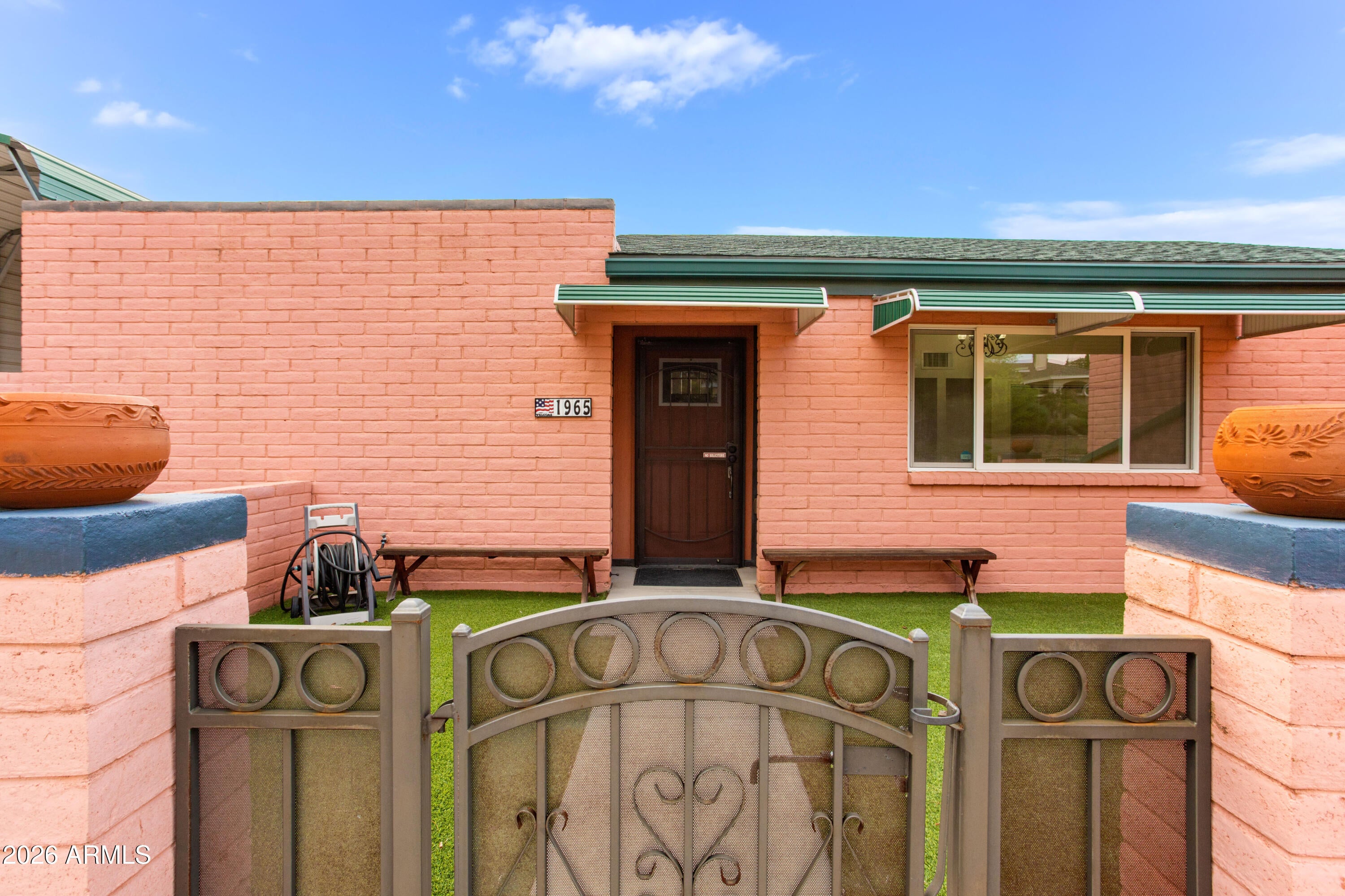 1965 E PICCADILLY Drive