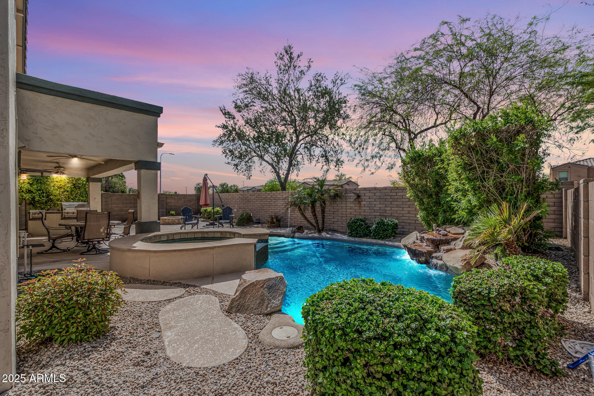 1635 W WINDSONG Drive