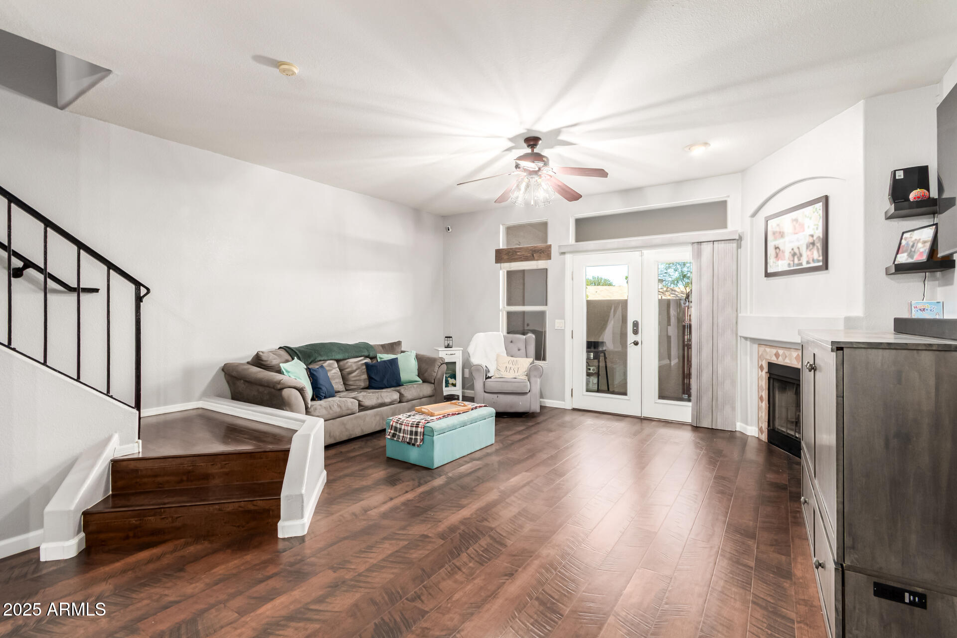 500 N ROOSEVELT Avenue 2