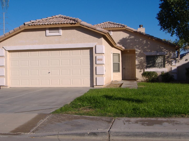 Photo 1 of 15 — 2032 E CATCLAW Street, Gilbert, AZ 85296