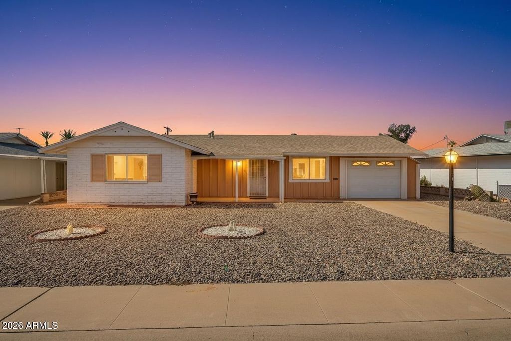 Photo of 11622 N Desert Hills Drive W, Sun City, AZ 85351 (MLS # 6989477)