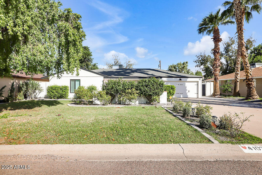 4102 E PINCHOT Avenue