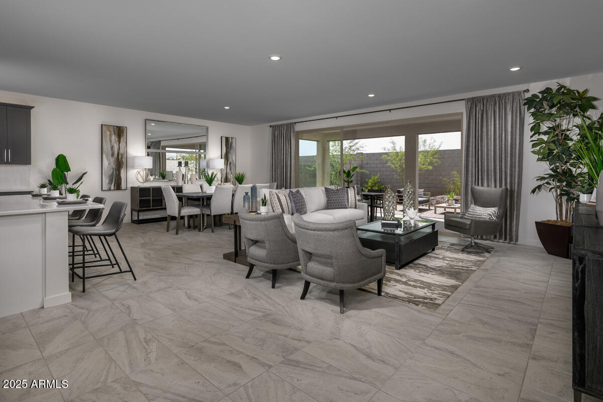 2437 W JESSICA Lane