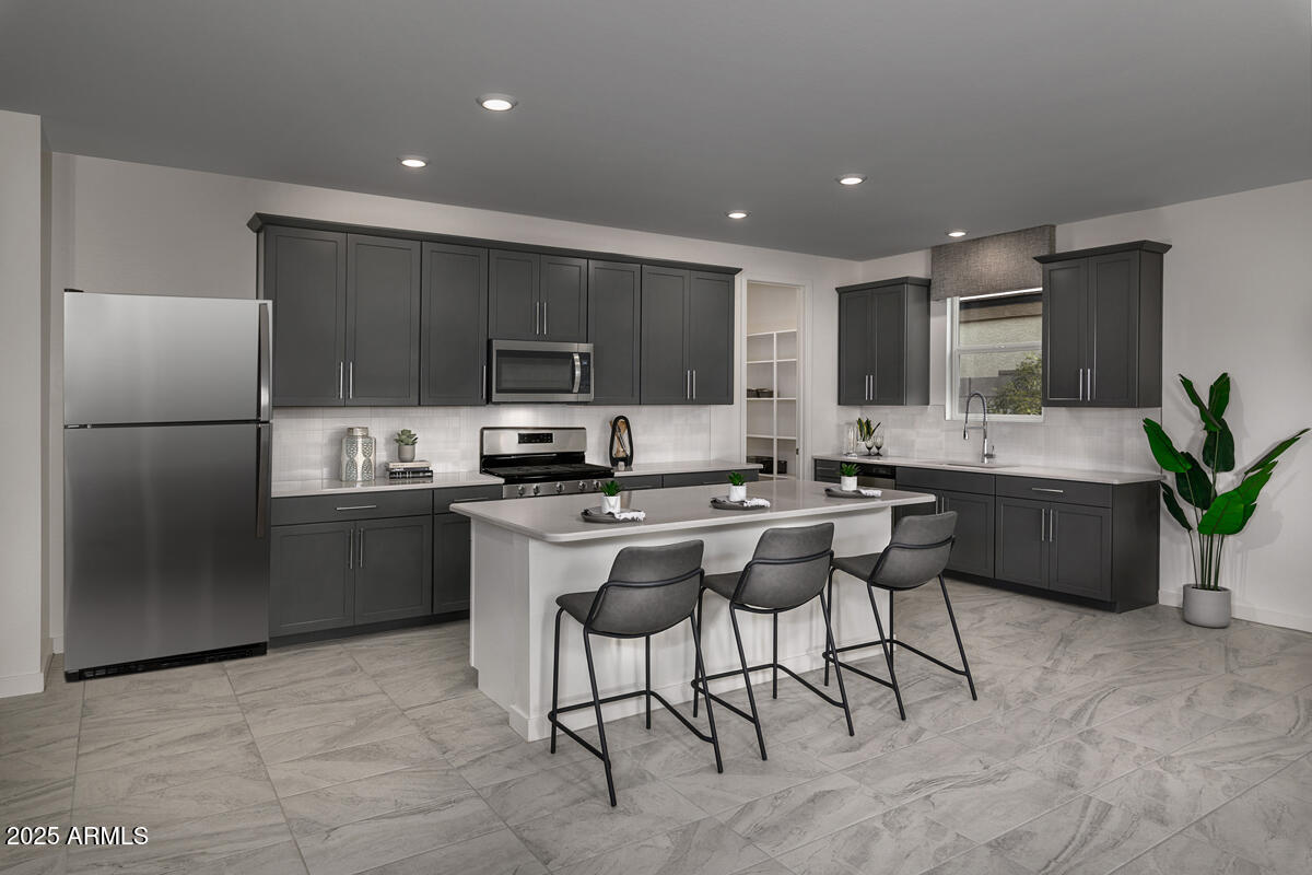 2437 W JESSICA Lane