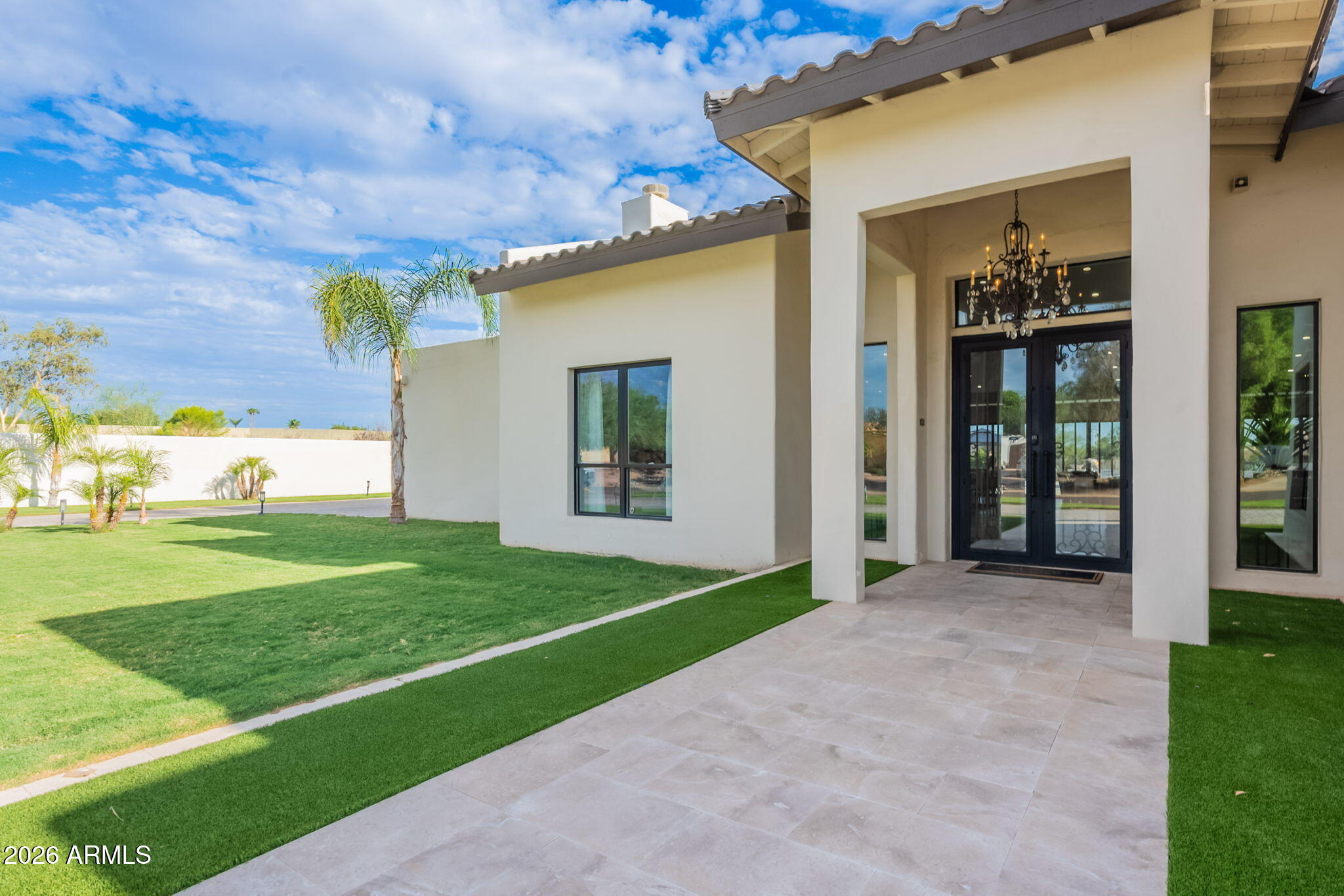 8701 E SUTTON Drive