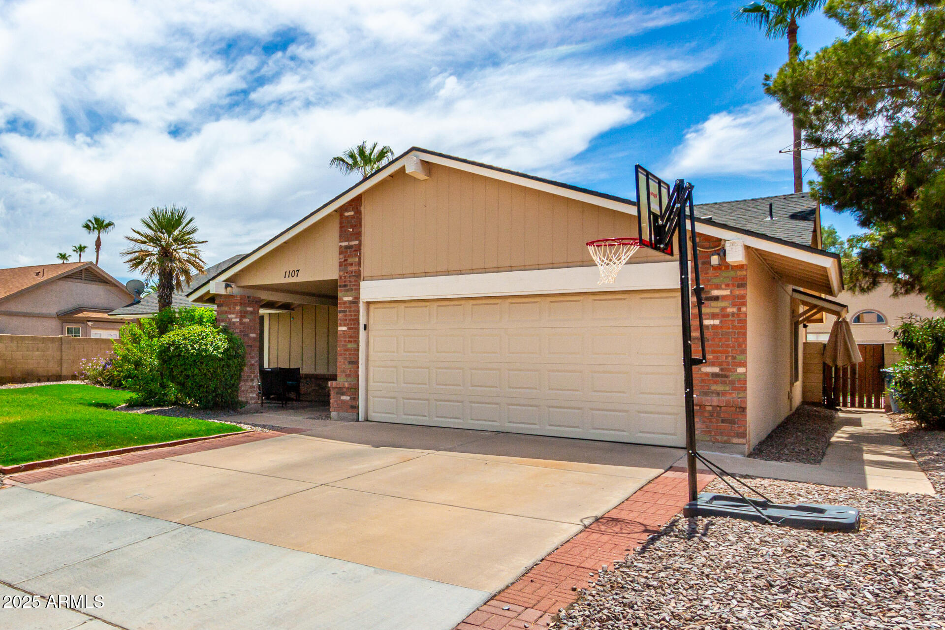 1107 W STOTTLER Drive