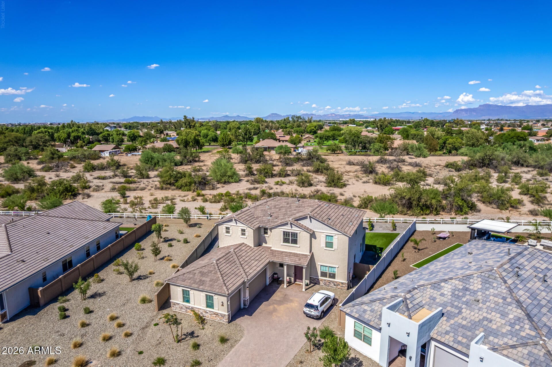 252 W FLAX Drive