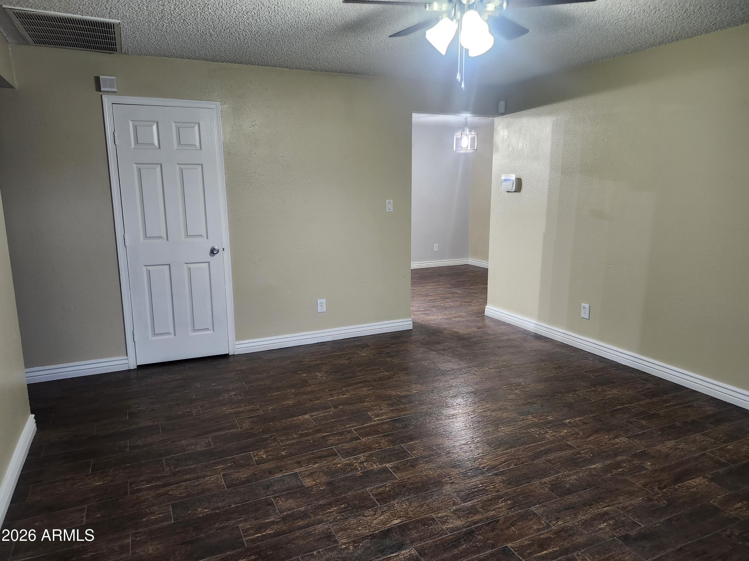 5025 W VERNON Avenue