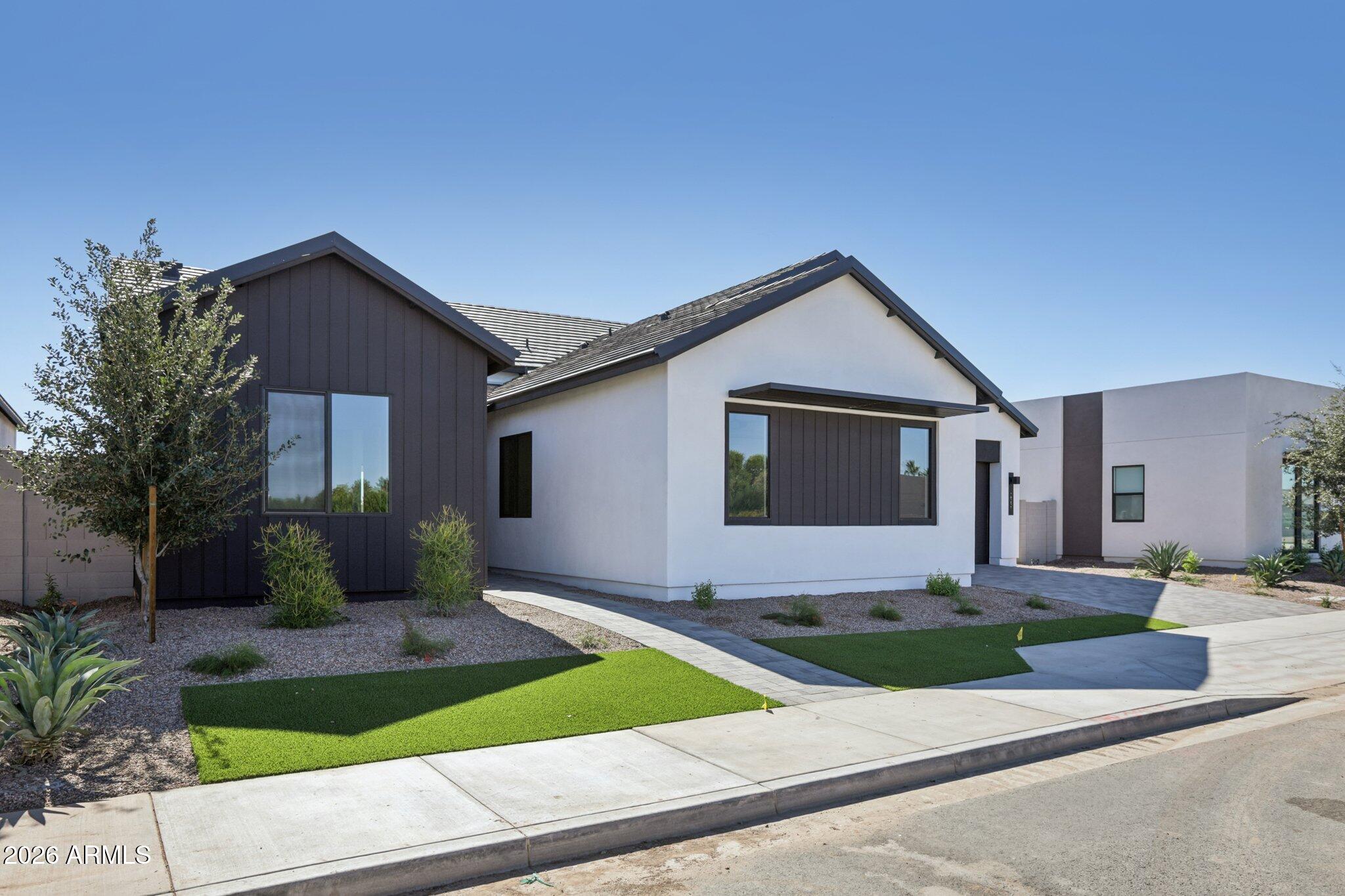 2331 E AQUARIUS Place