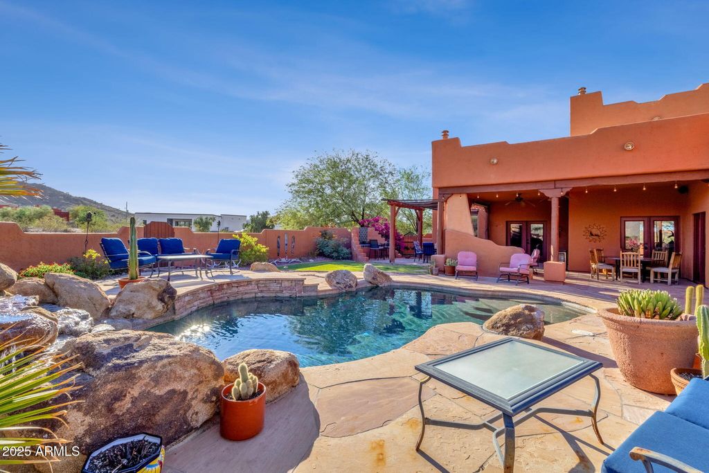 Photo of 8514 S Dysart Road, Goodyear, AZ 85338 (MLS # 6928746)