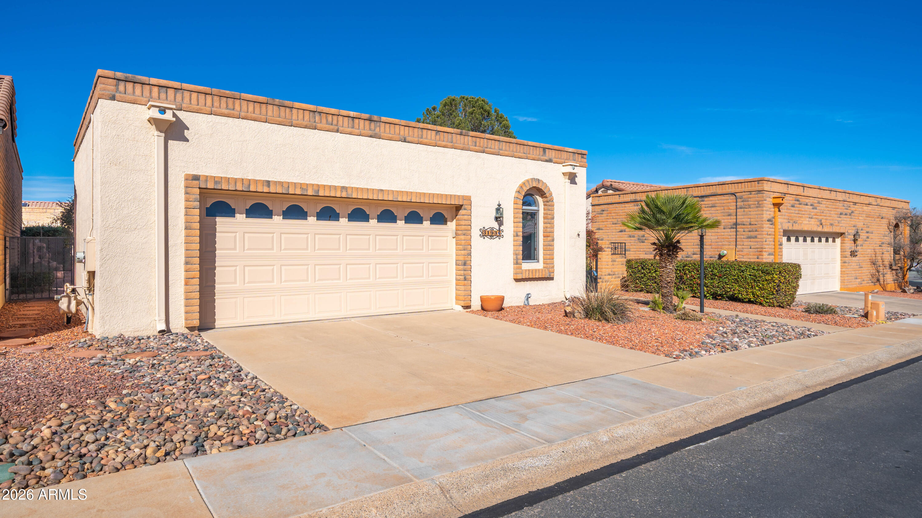 3193 AVENIDA CRESCENTE --