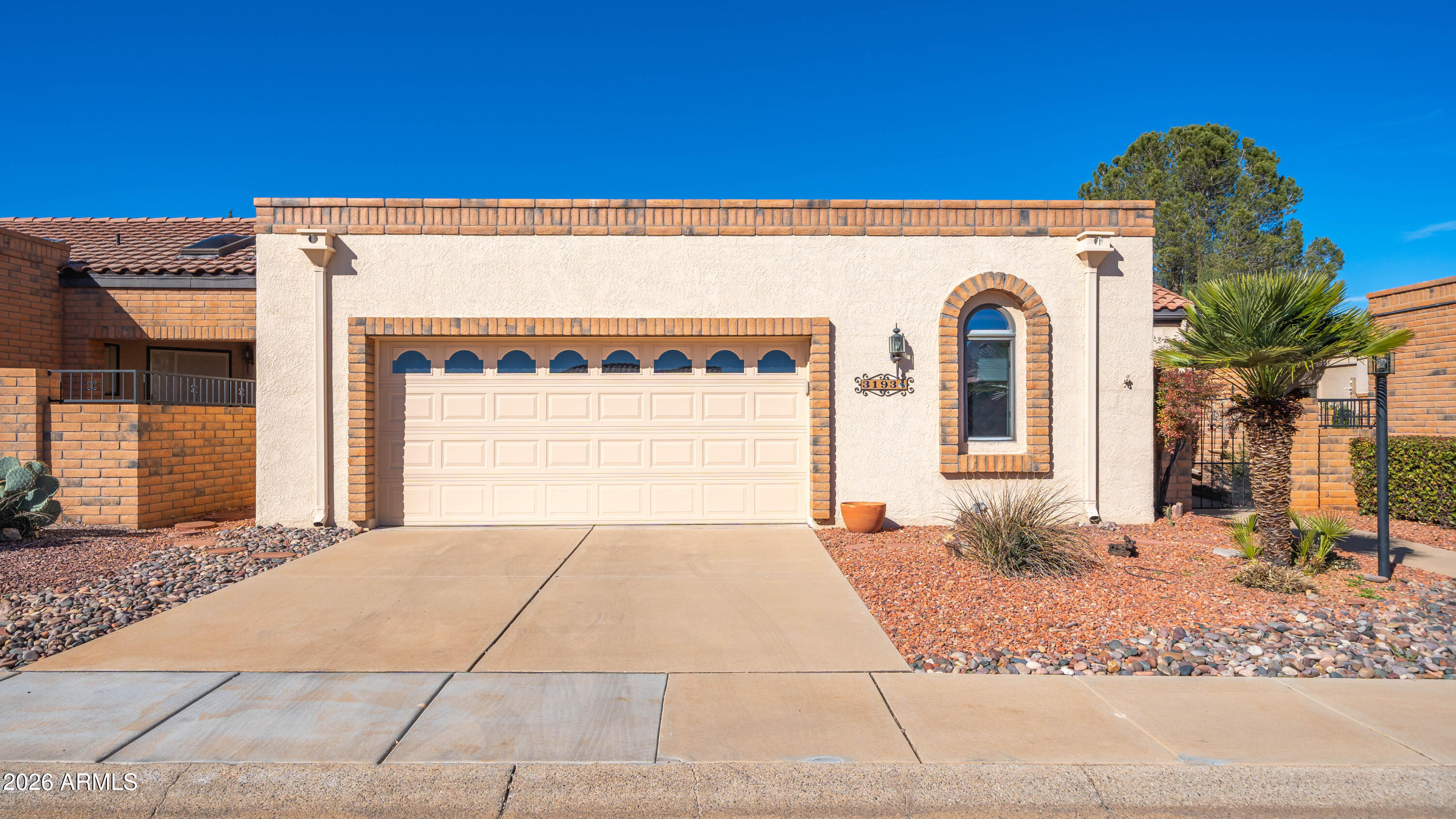 3193 AVENIDA CRESCENTE --