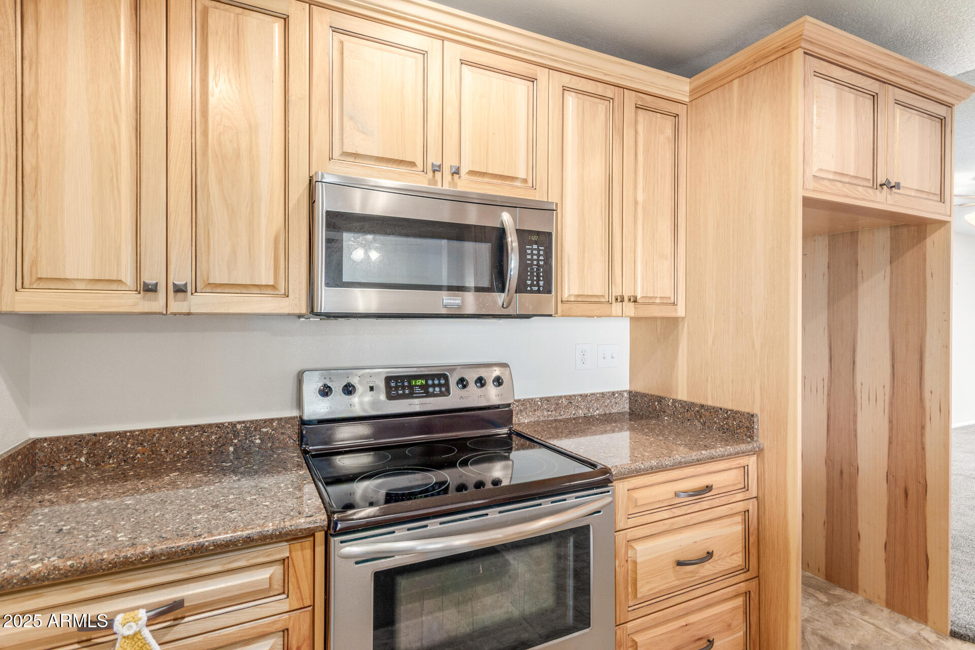 9732 W NEWPORT Drive