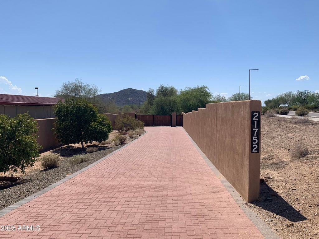 Photo of 21752 N 30th Way #001-S, Phoenix, AZ 85050 (MLS # 6900096)