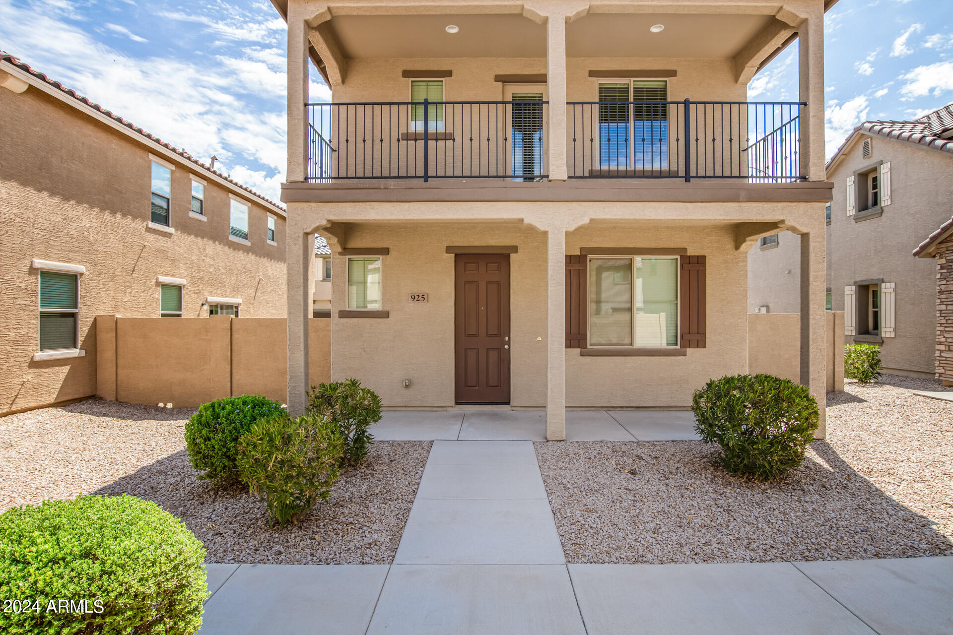 925 E AGUA FRIA Lane