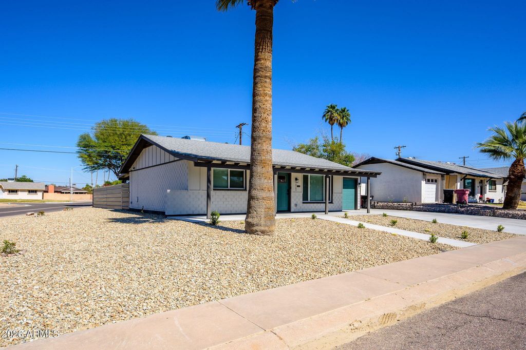 Photo of 8702 E Monte Vista Road, Scottsdale, AZ 85257 (MLS # 6999784)