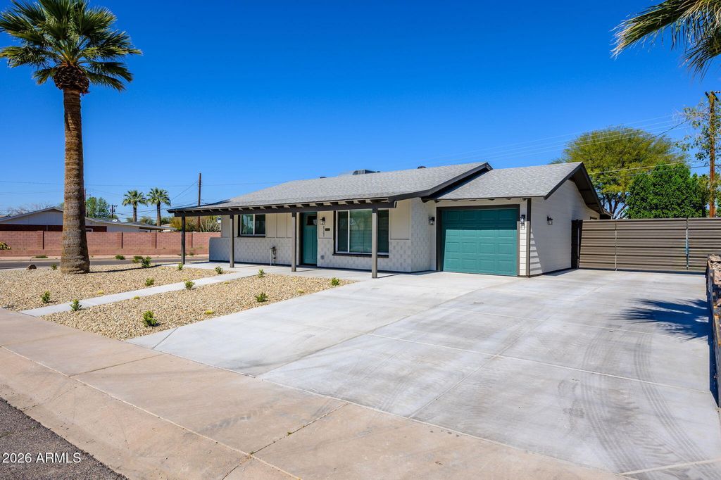 Photo of 8702 E Monte Vista Road, Scottsdale, AZ 85257 (MLS # 6999784)