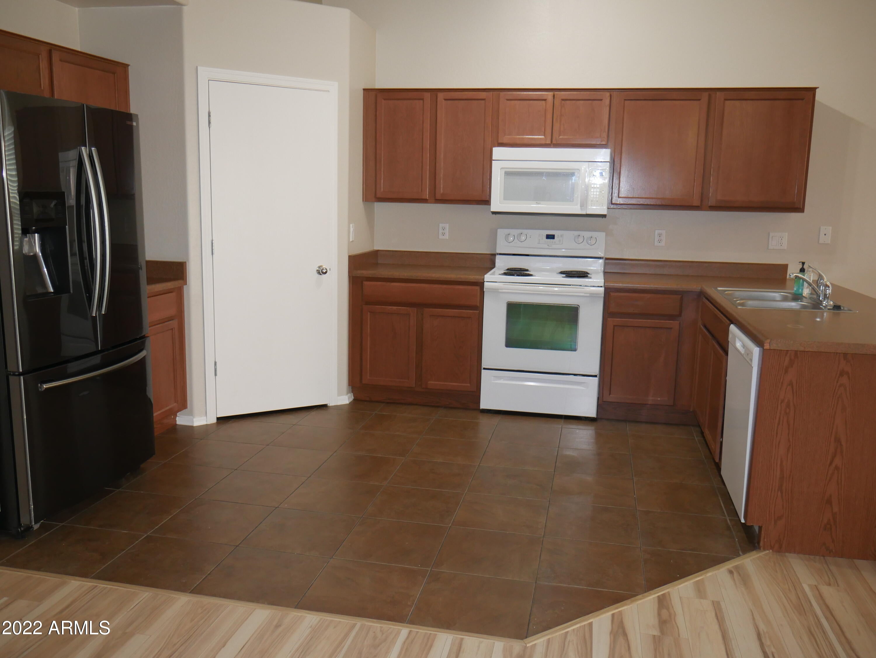 2190 E MOHAVE Lane