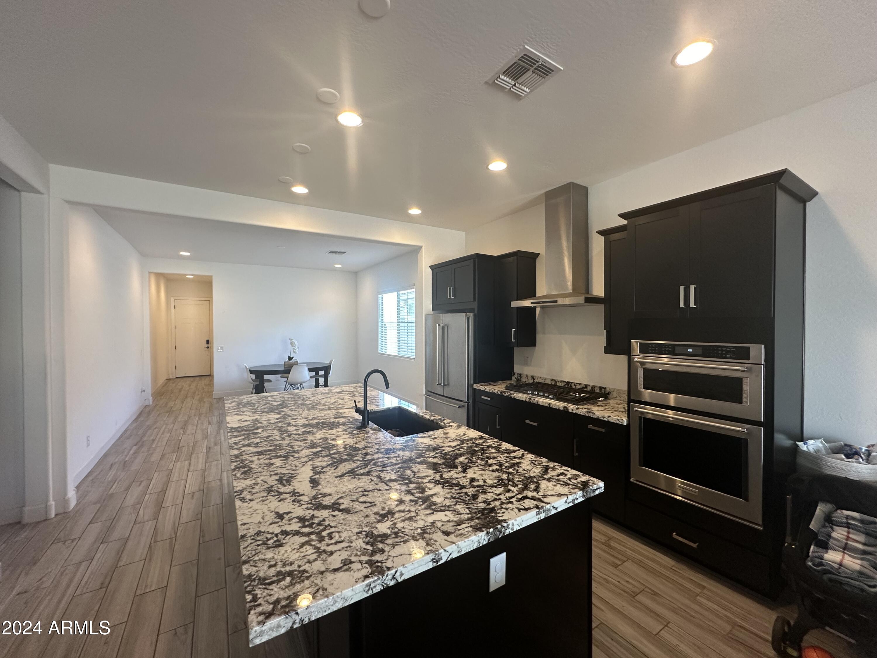 10864 W MARSHALL Avenue