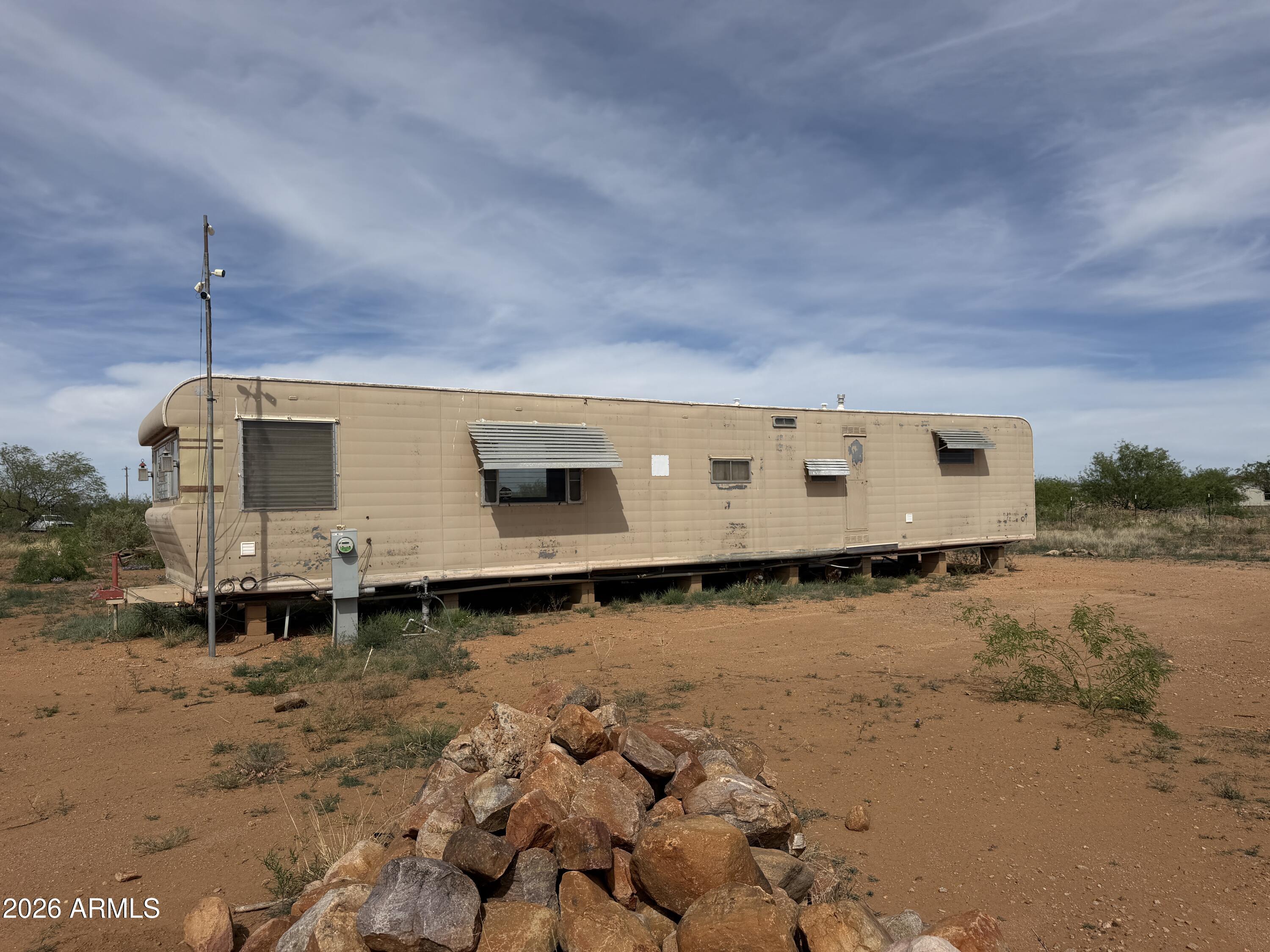 423 E CAMINO DE PAMPAS --