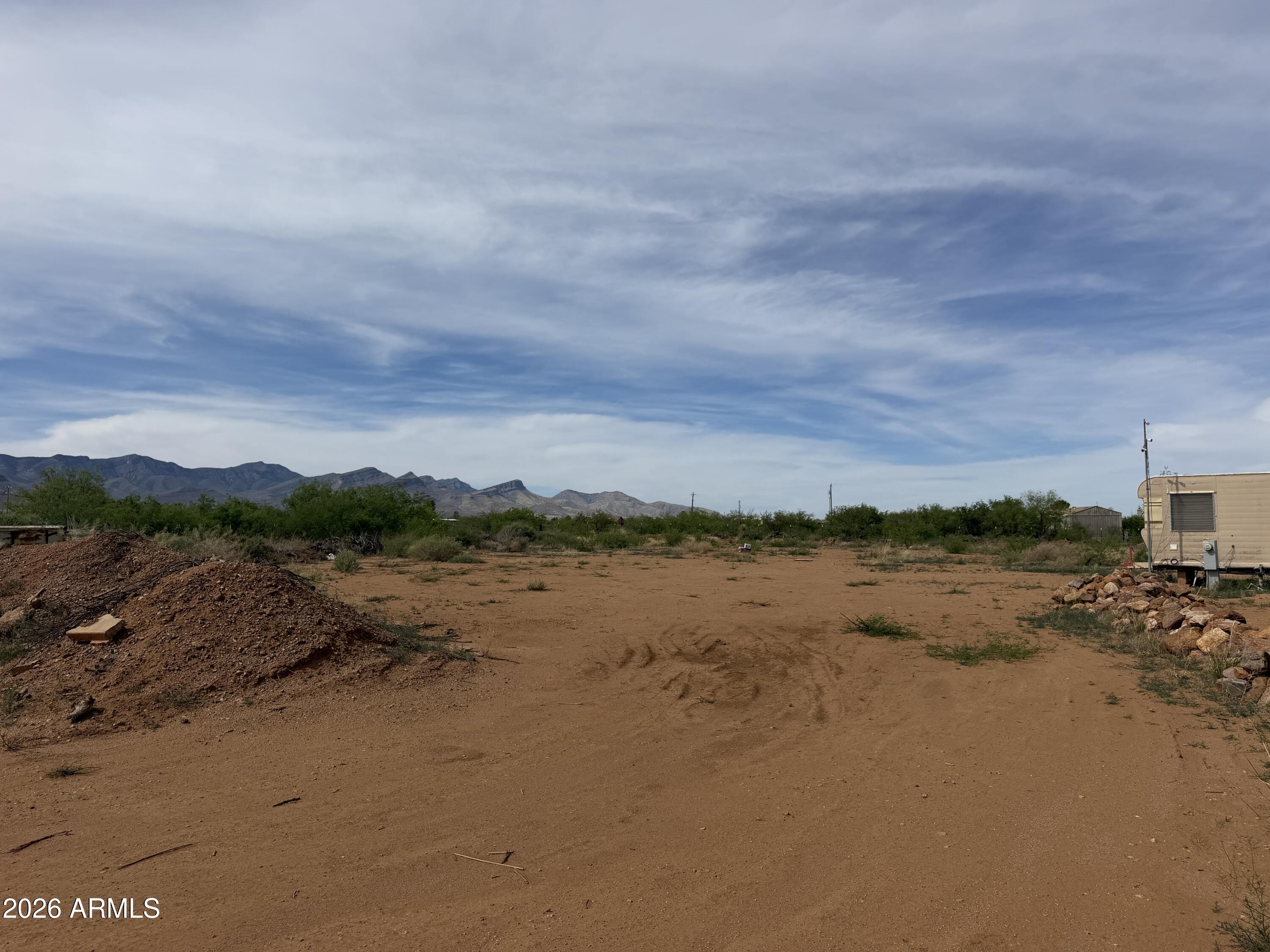 423 E CAMINO DE PAMPAS --