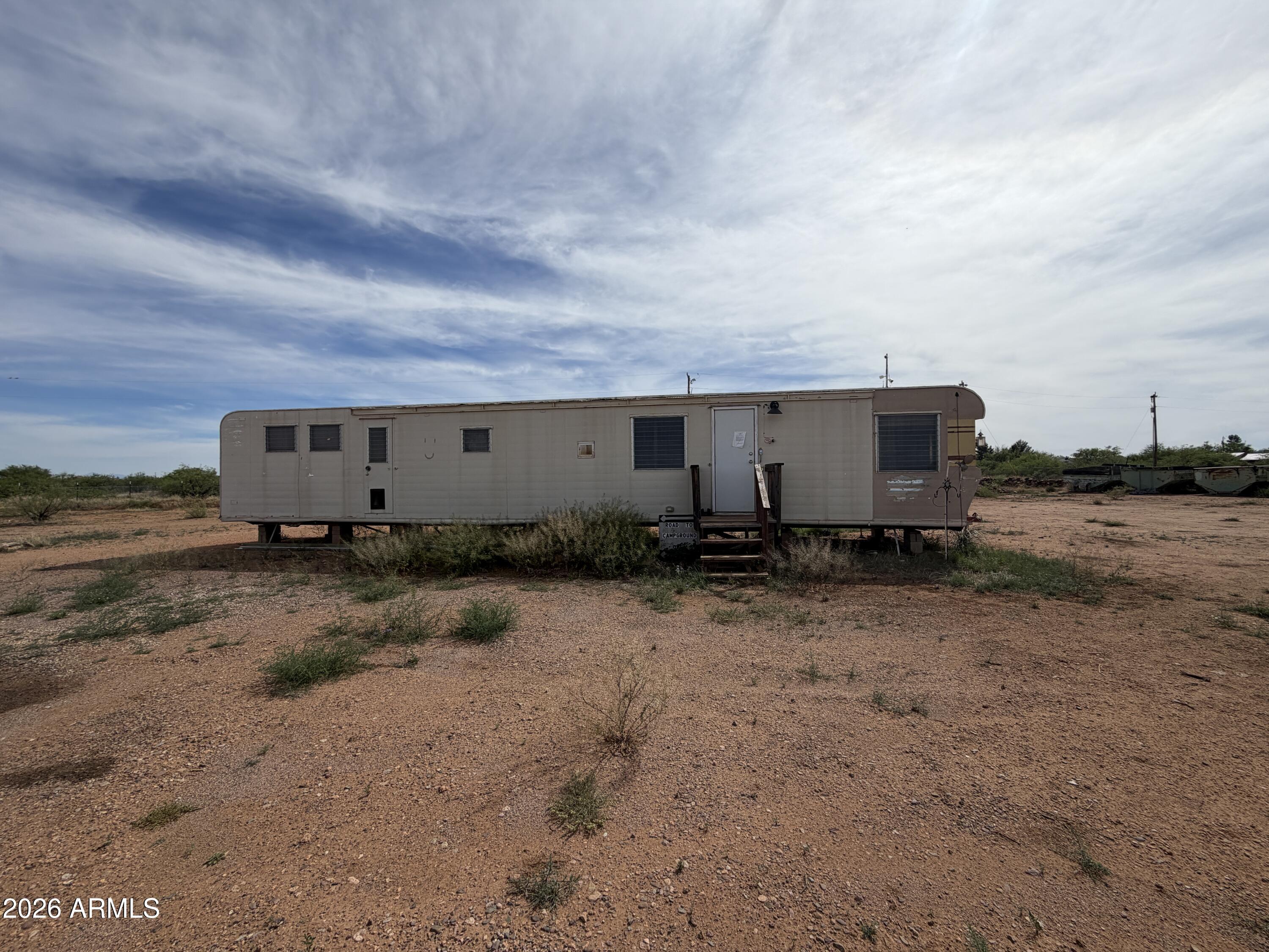 423 E CAMINO DE PAMPAS --