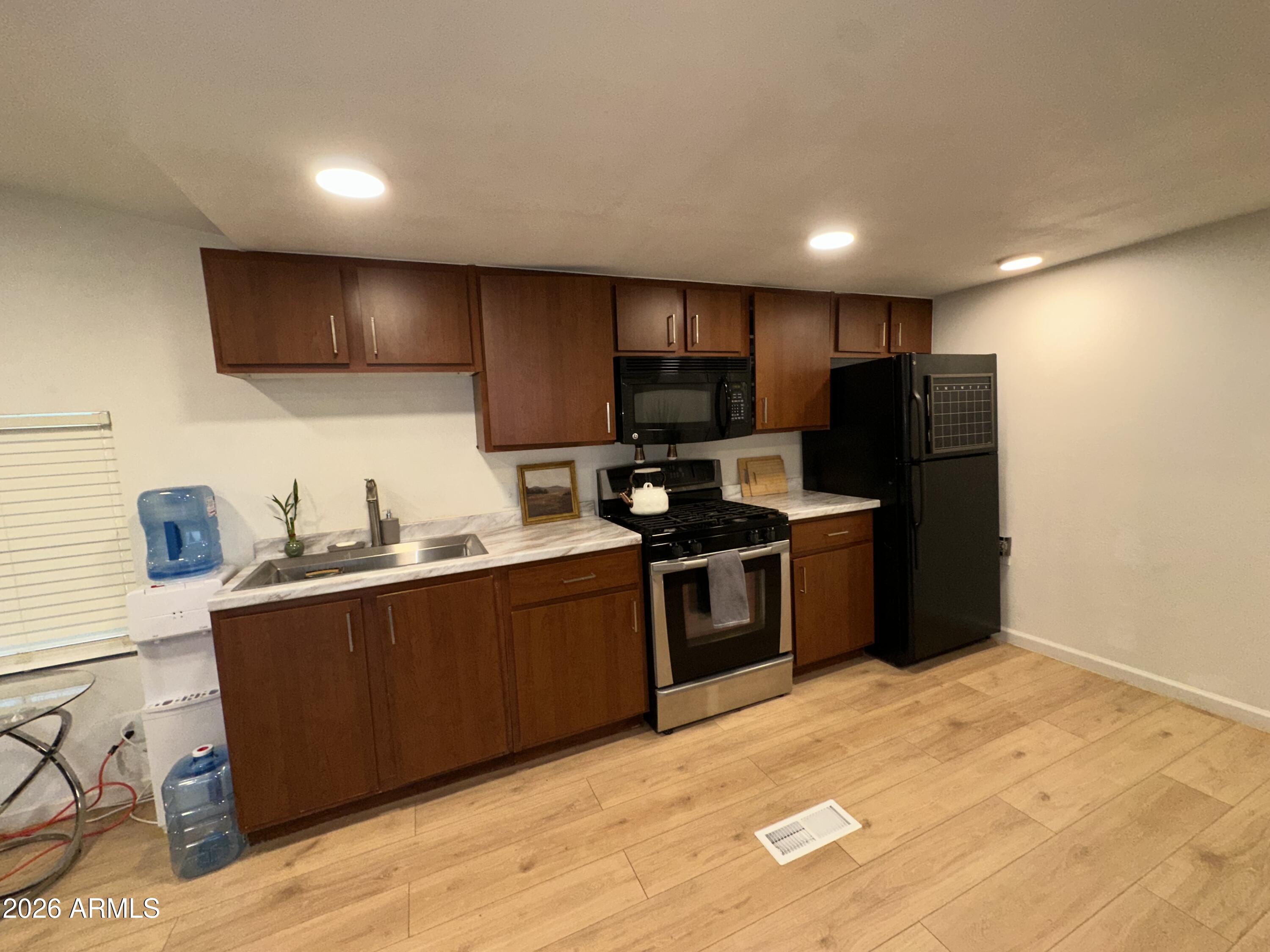 10810 N 91 Avenue 118