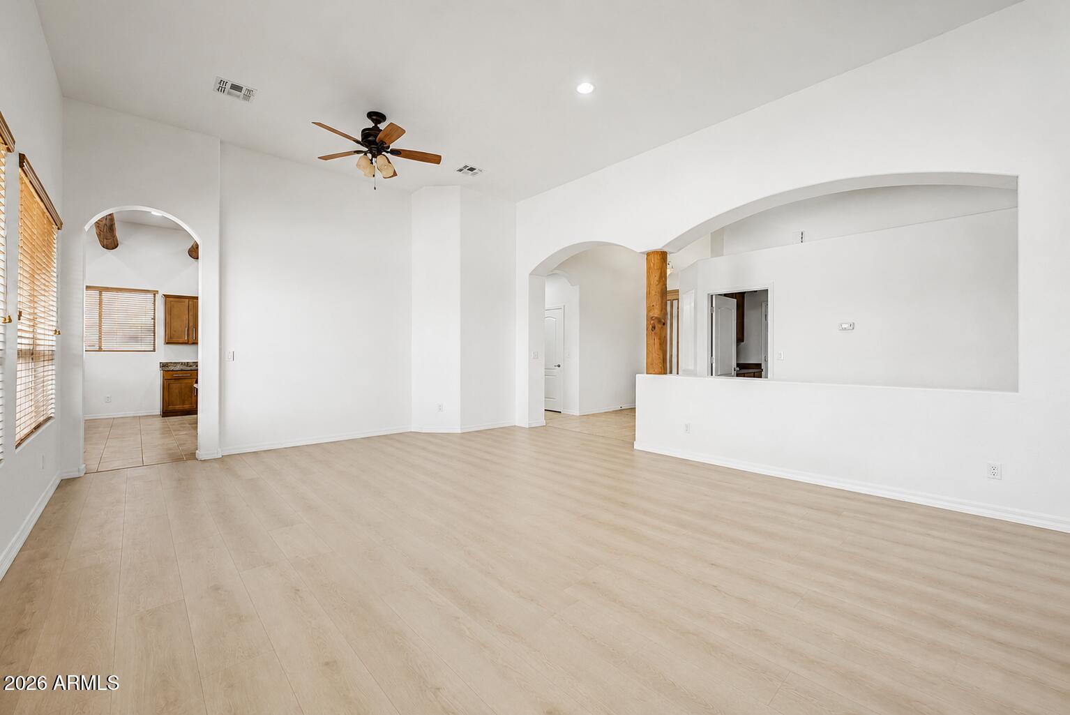 1120 E CIRCLE MOUNTAIN Road