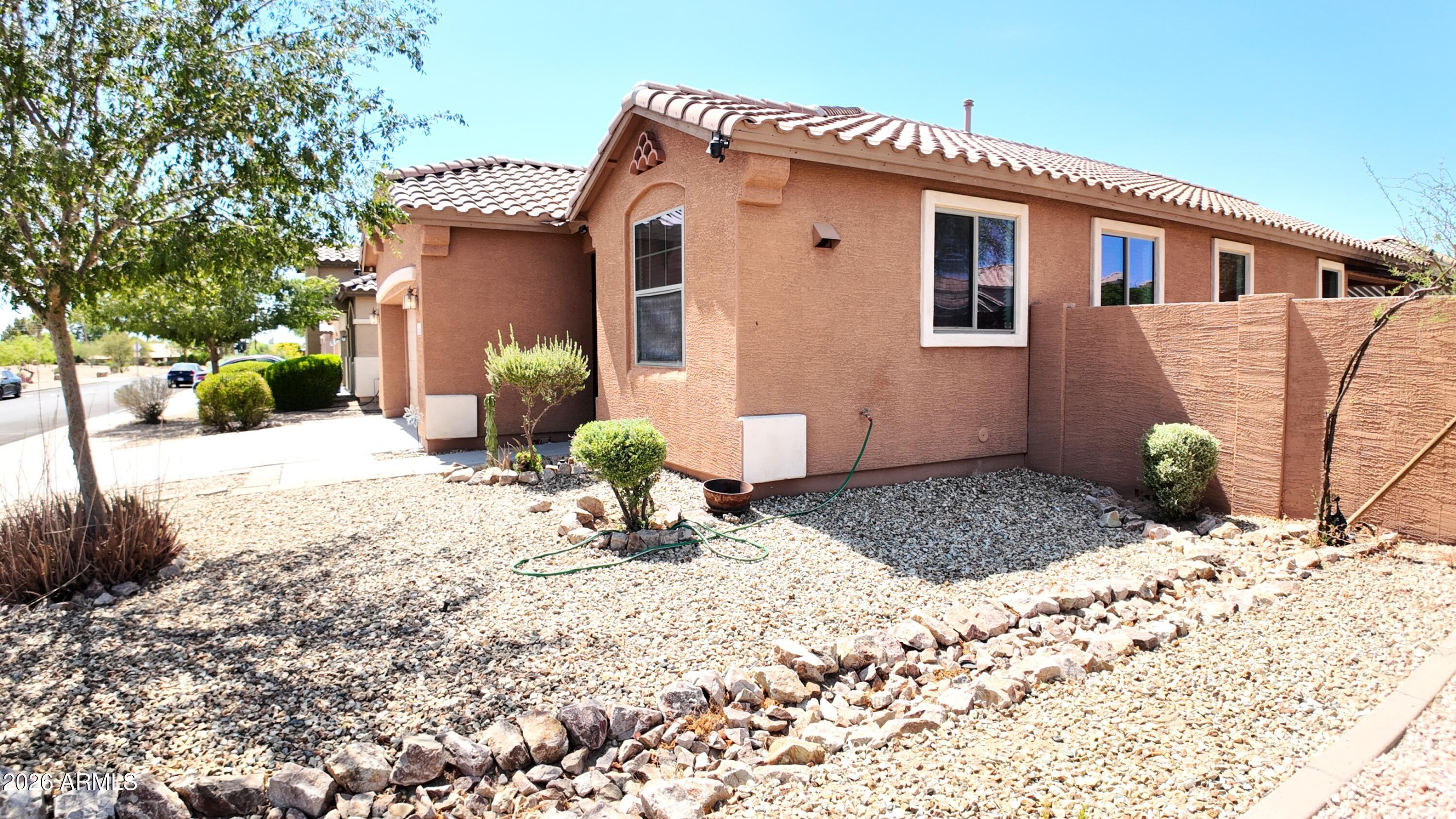 2618 W GARY Way