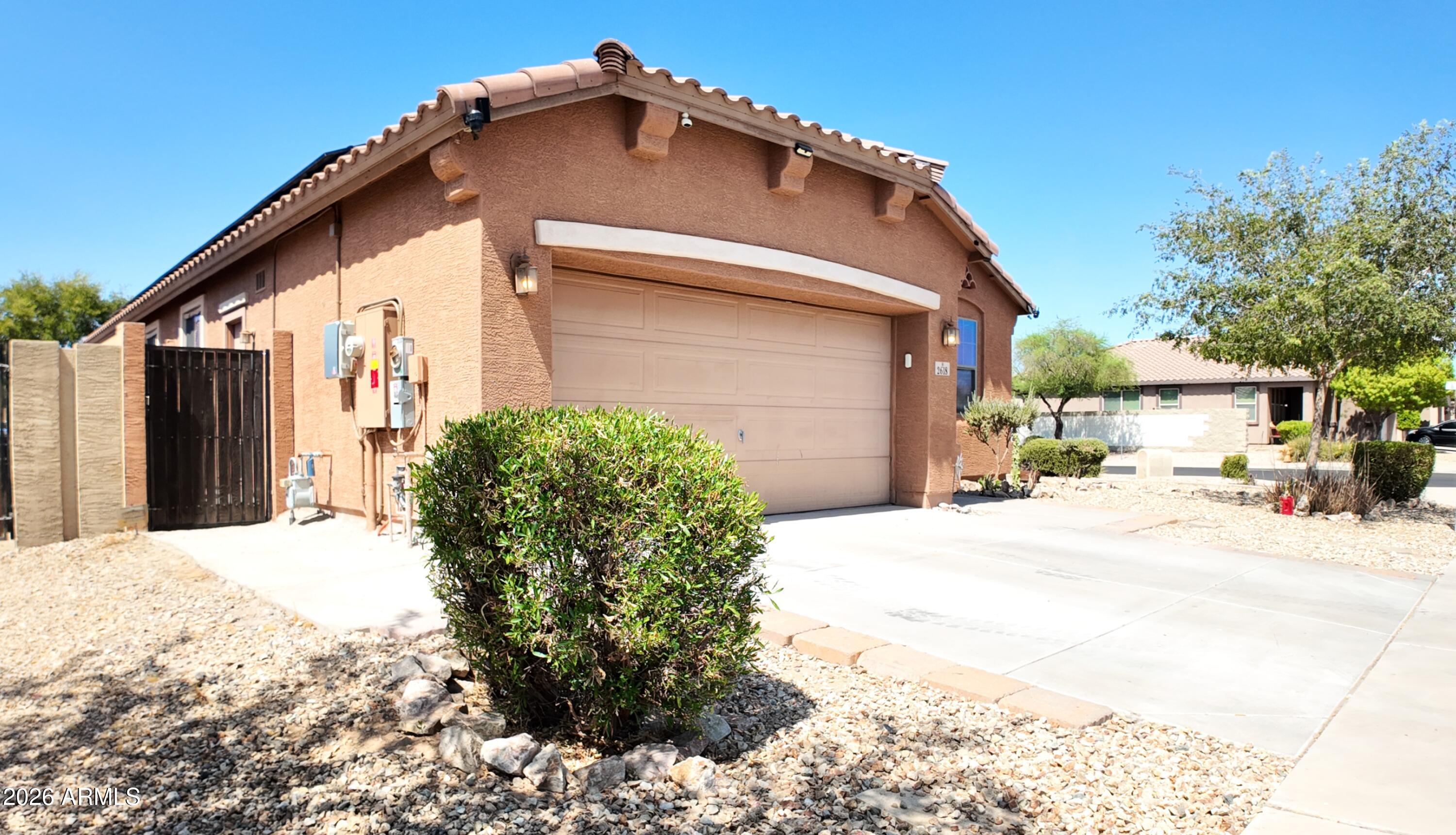 2618 W GARY Way