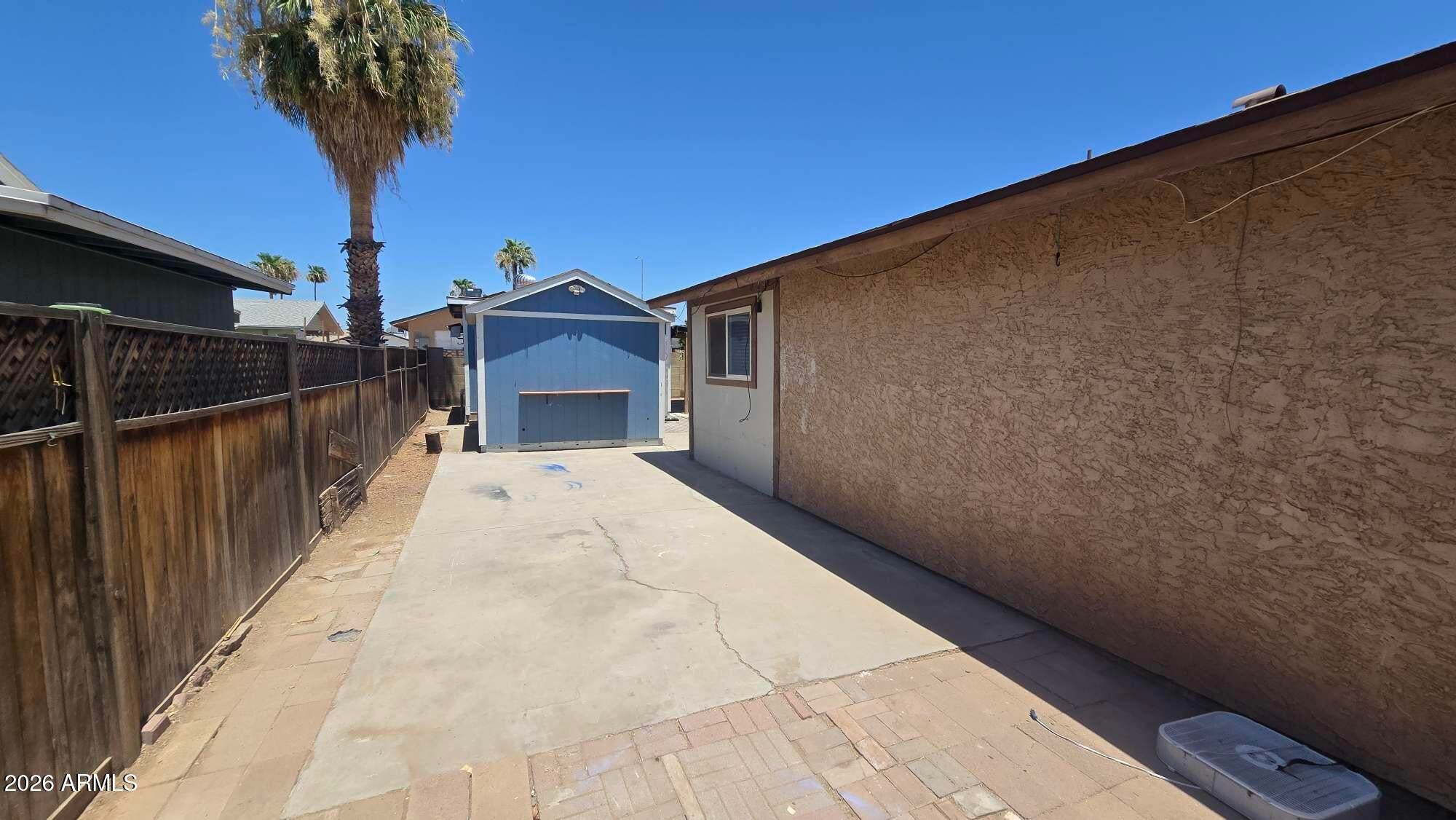 604 W EMELITA Avenue