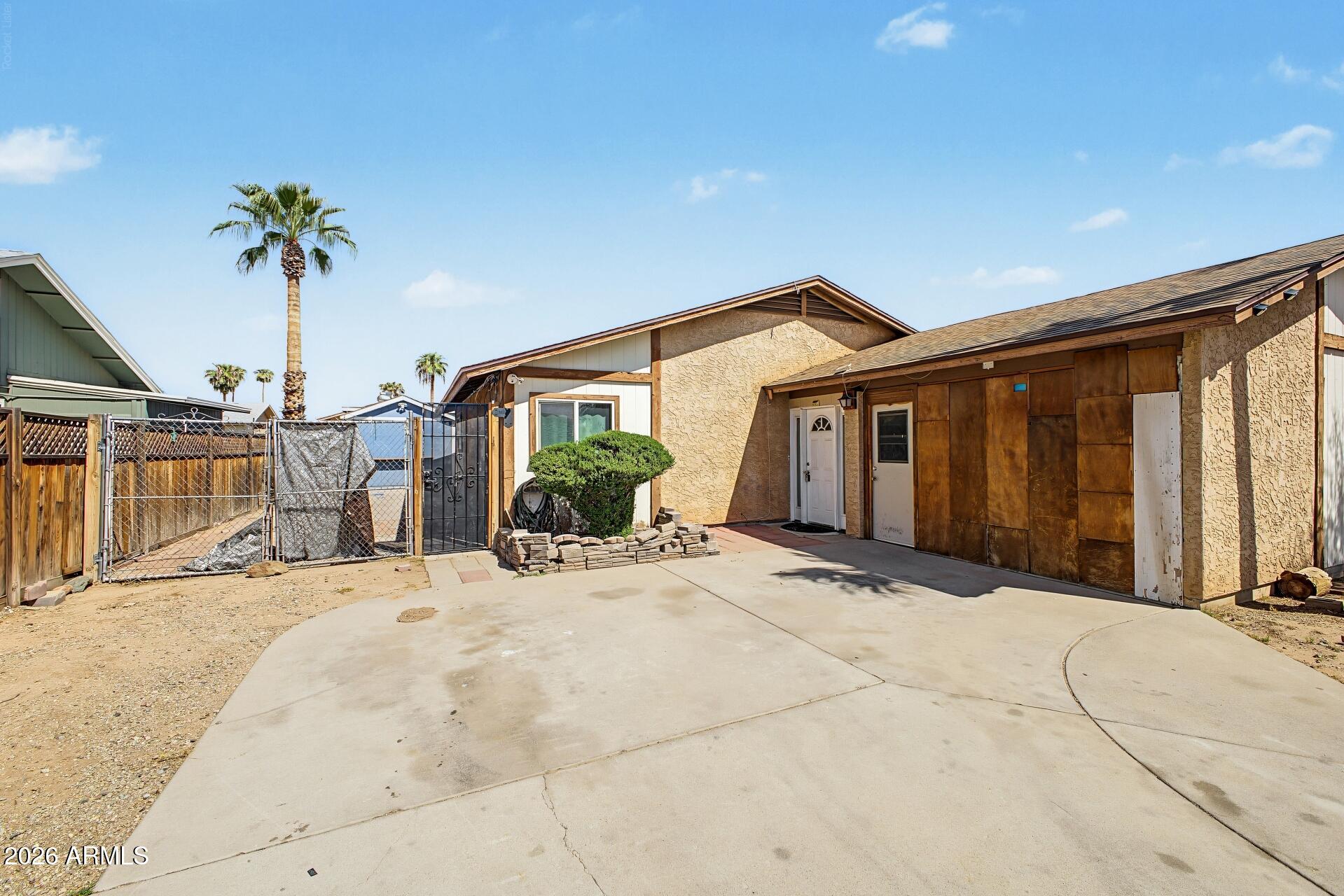 604 W EMELITA Avenue