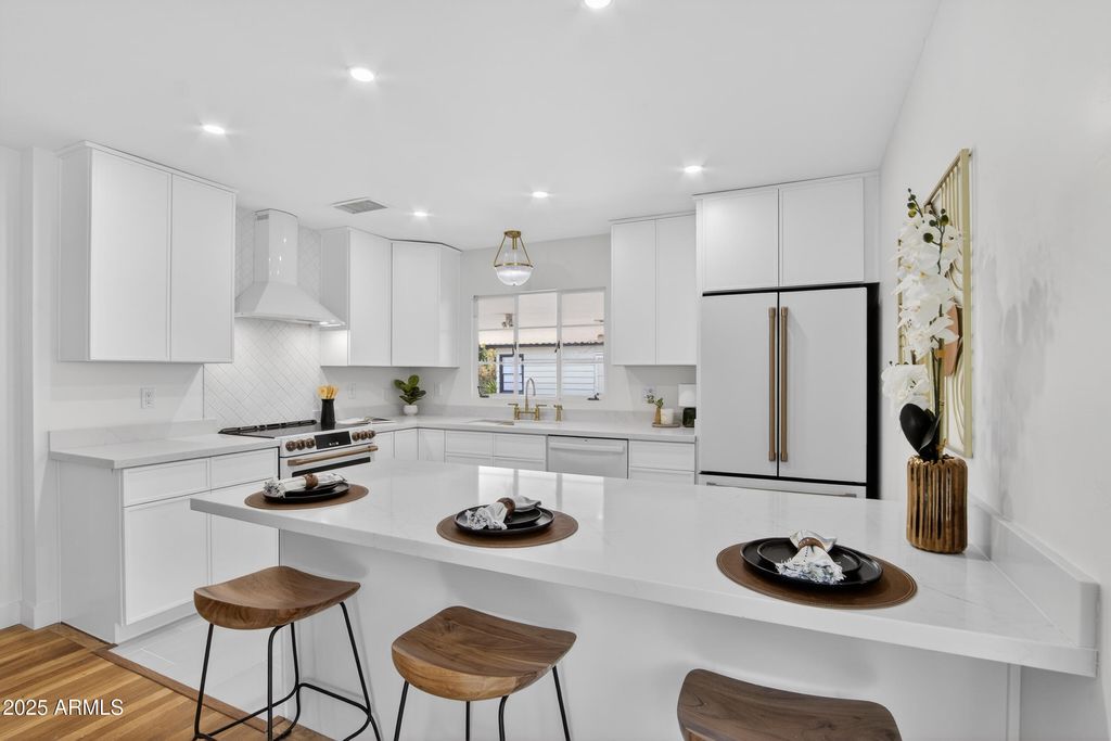 Photo of 1426 S Grandview Drive, Tempe, AZ 85281 (MLS # 6960846)