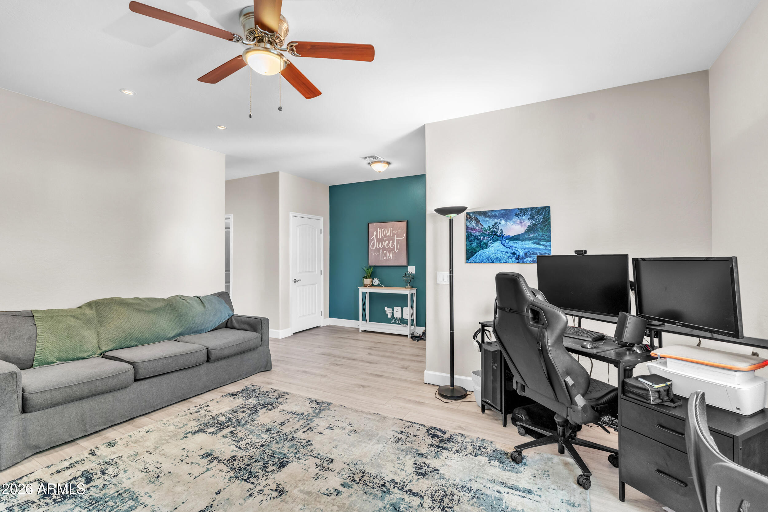 1723 W LOEMANN Drive