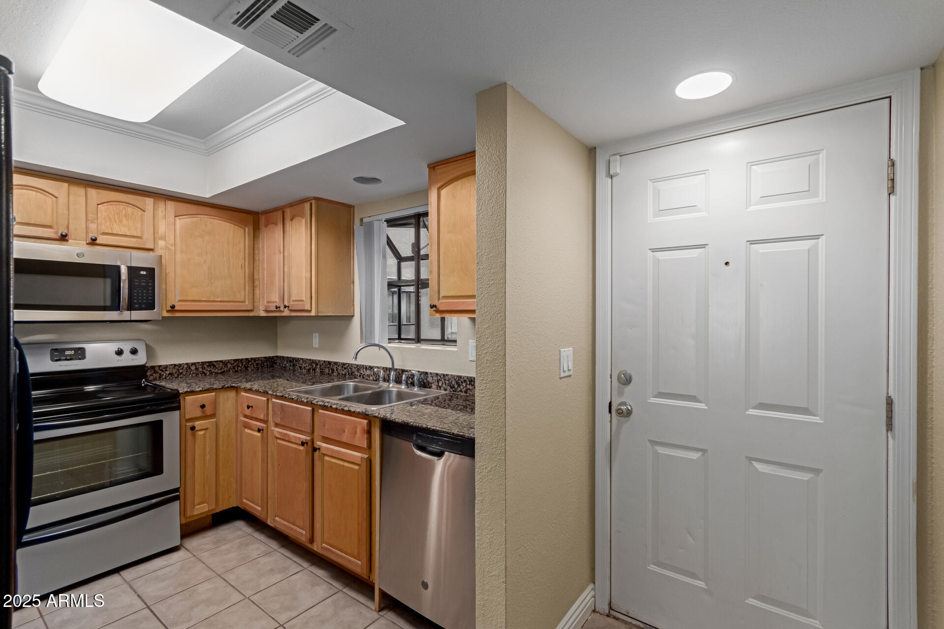 3405 W DANBURY Drive D121