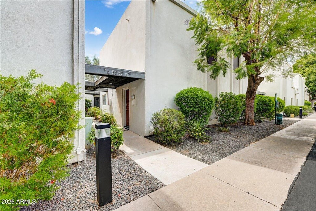 Photo of 8550 E Indian School Road #F, Scottsdale, AZ 85251 (MLS # 7036195)