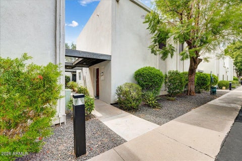 Photo of 8550 E Indian School Road #F, Scottsdale, AZ 85251 (MLS # 7036195)