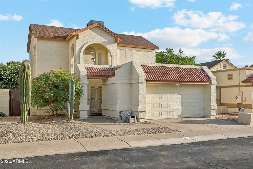 Photo of 413 E Kristal Way, Phoenix, AZ 85024 (MLS # 7030321)