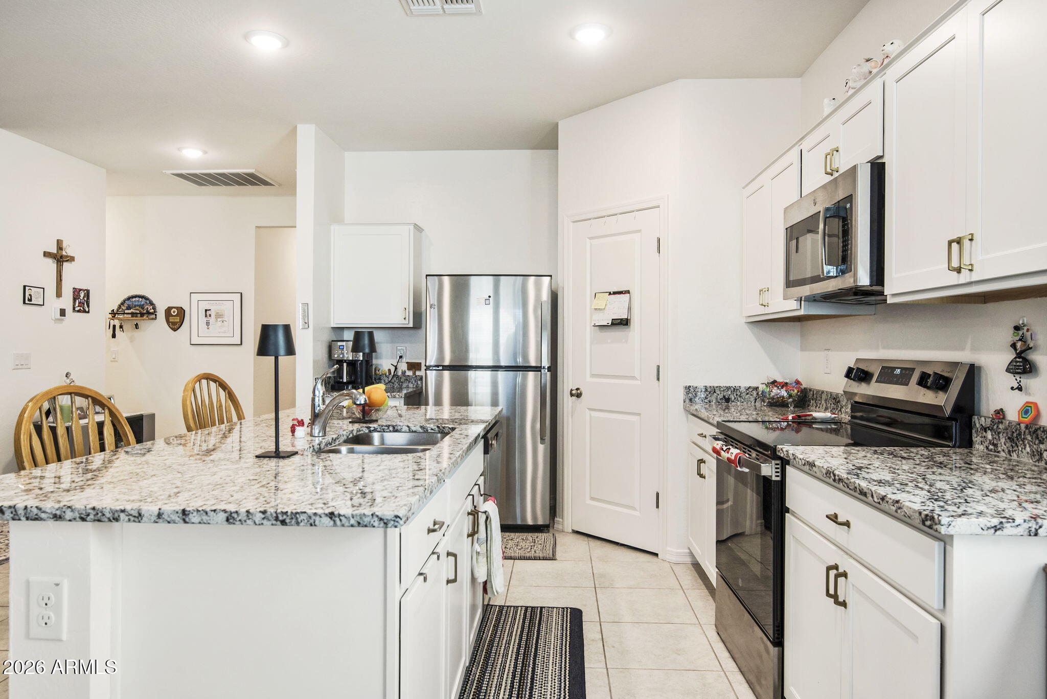 24246 W HIDALGO Avenue