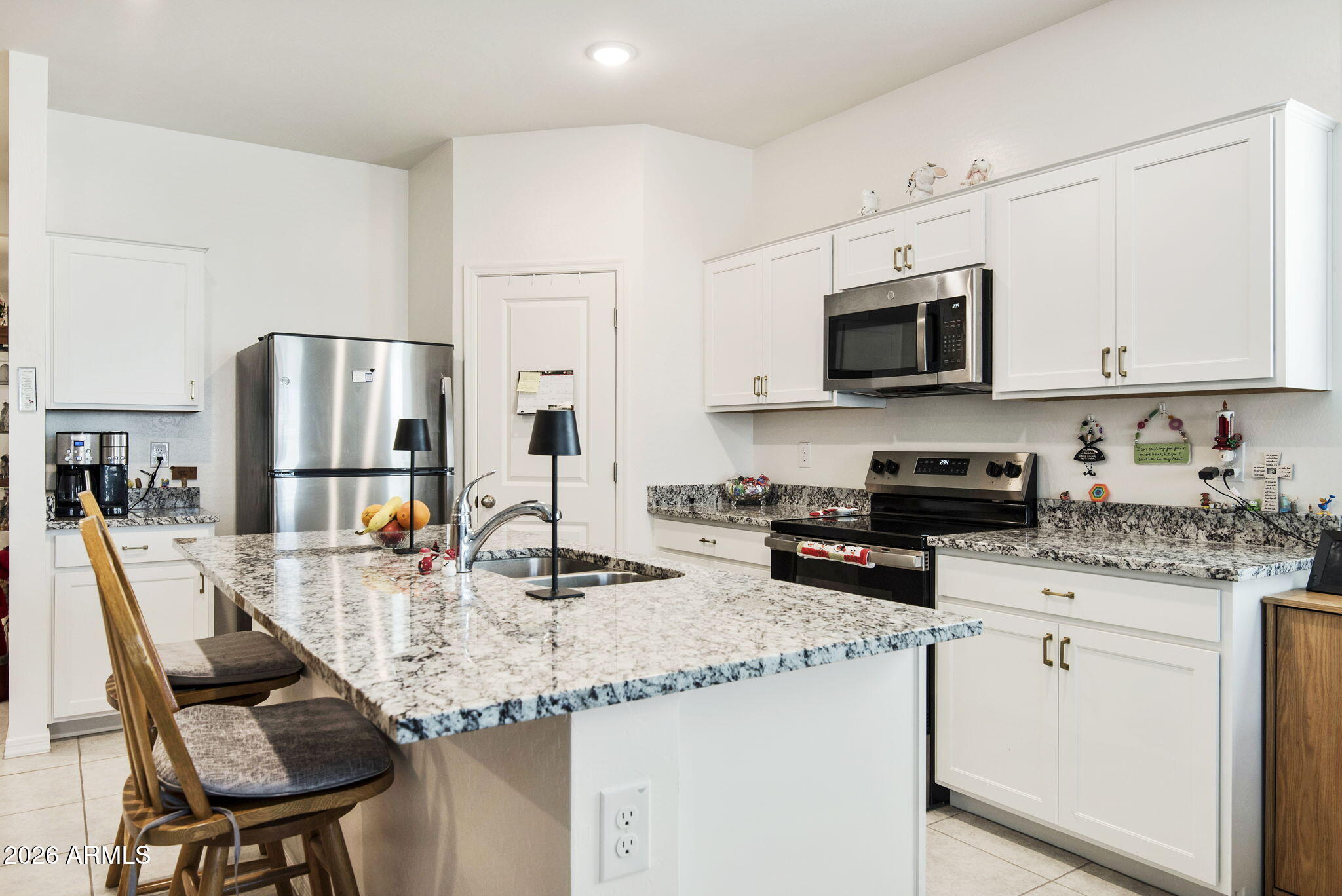 24246 W HIDALGO Avenue