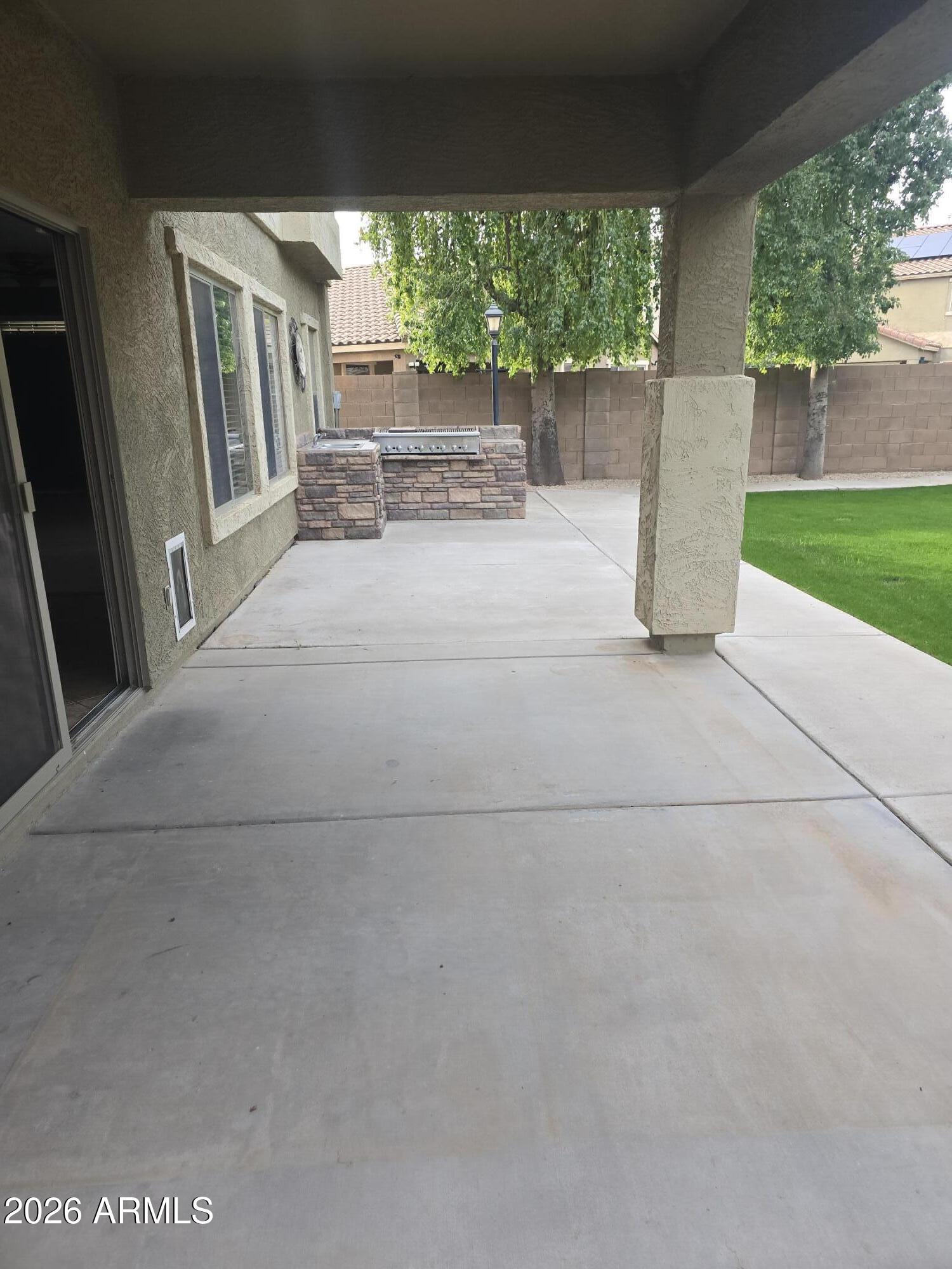 22326 E CALLE DE FLORES --