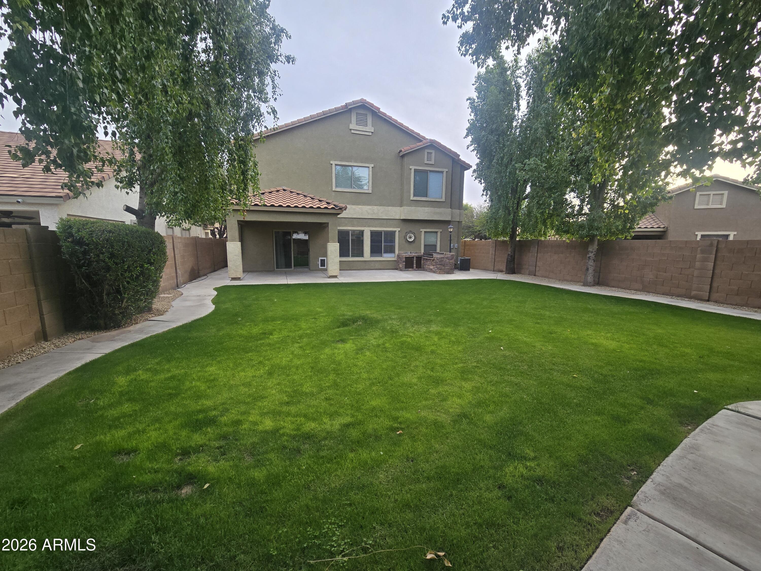 22326 E CALLE DE FLORES --